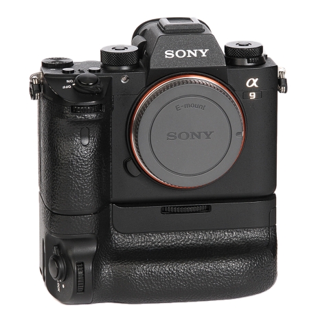 Sony A9 -järjestelmäkamera + VG-C3EM akkukahva -Käytetty-